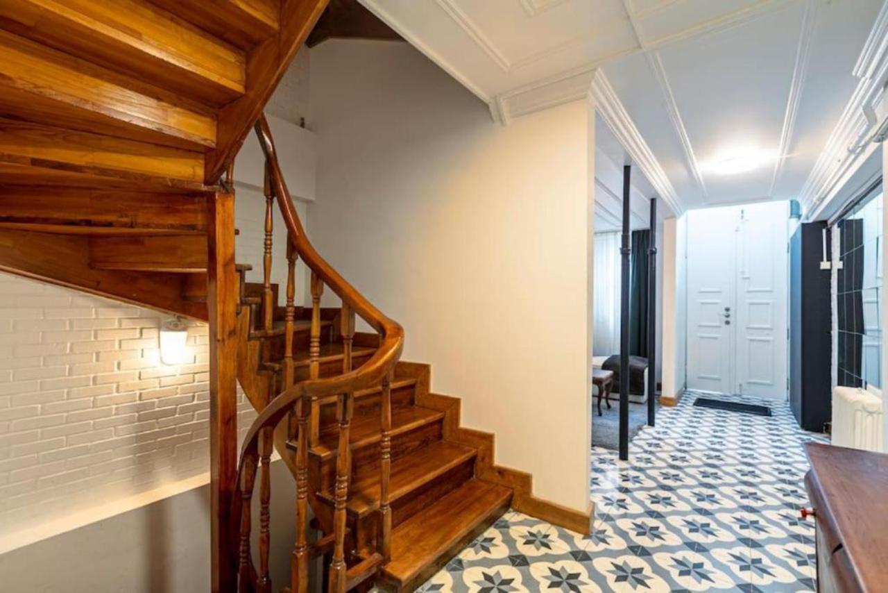 Historical 4-Br Home Steps From Besiktas Stadium & Bosphorus Views - Prime Nisantasi Location! Istanbul Exterior photo