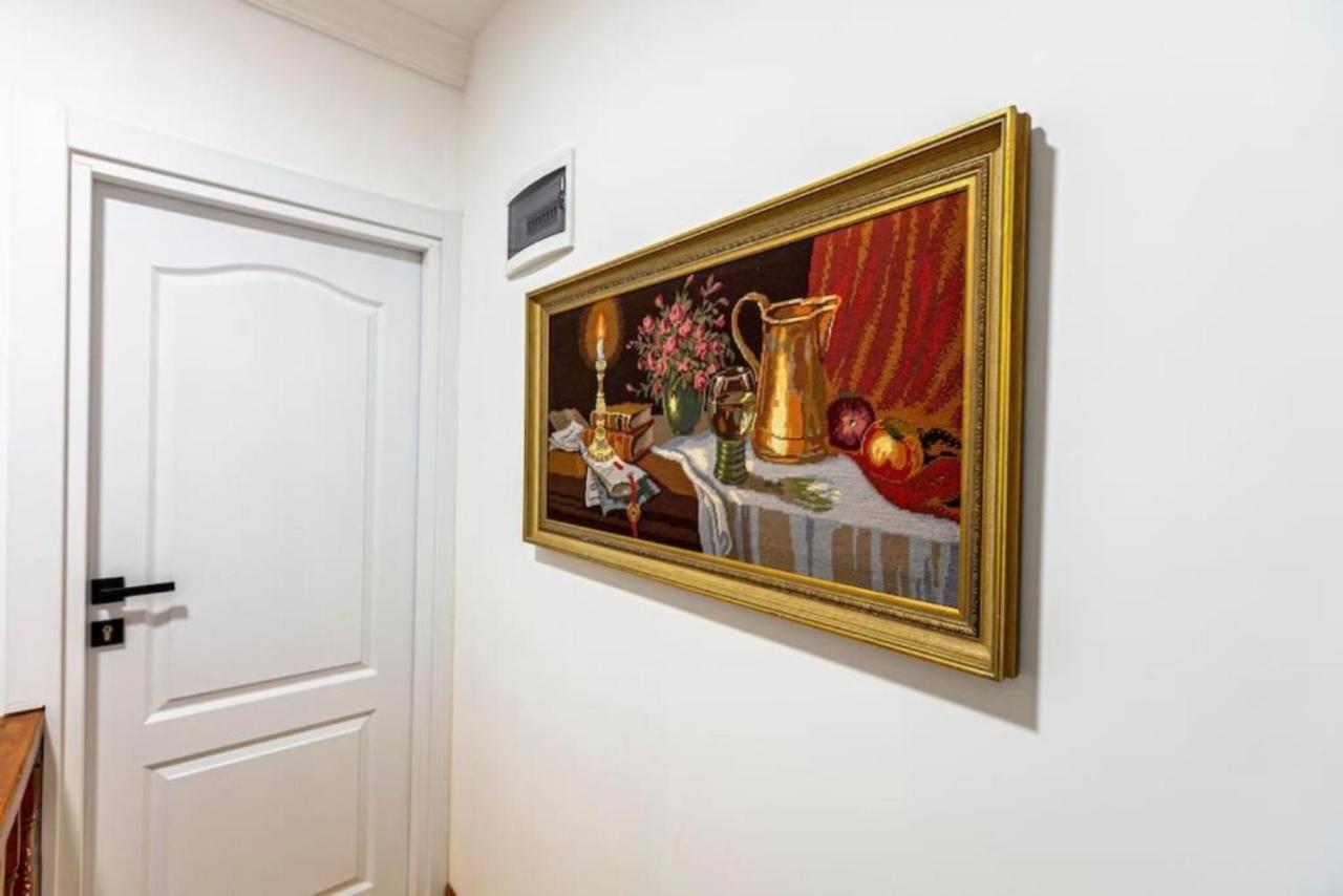 Historical 4-Br Home Steps From Besiktas Stadium & Bosphorus Views - Prime Nisantasi Location! Istanbul Exterior photo