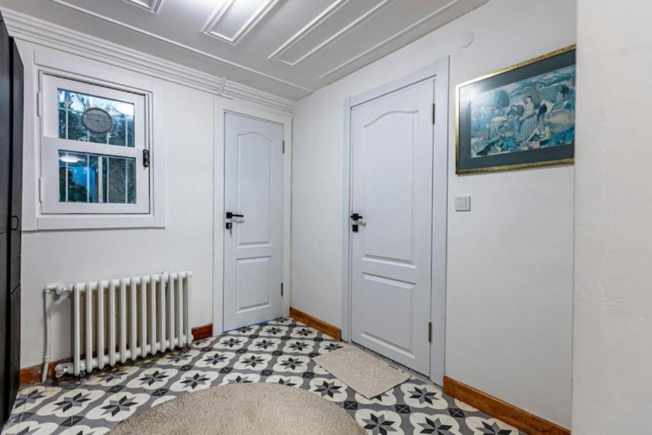 Historical 4-Br Home Steps From Besiktas Stadium & Bosphorus Views - Prime Nisantasi Location! Istanbul Exterior photo