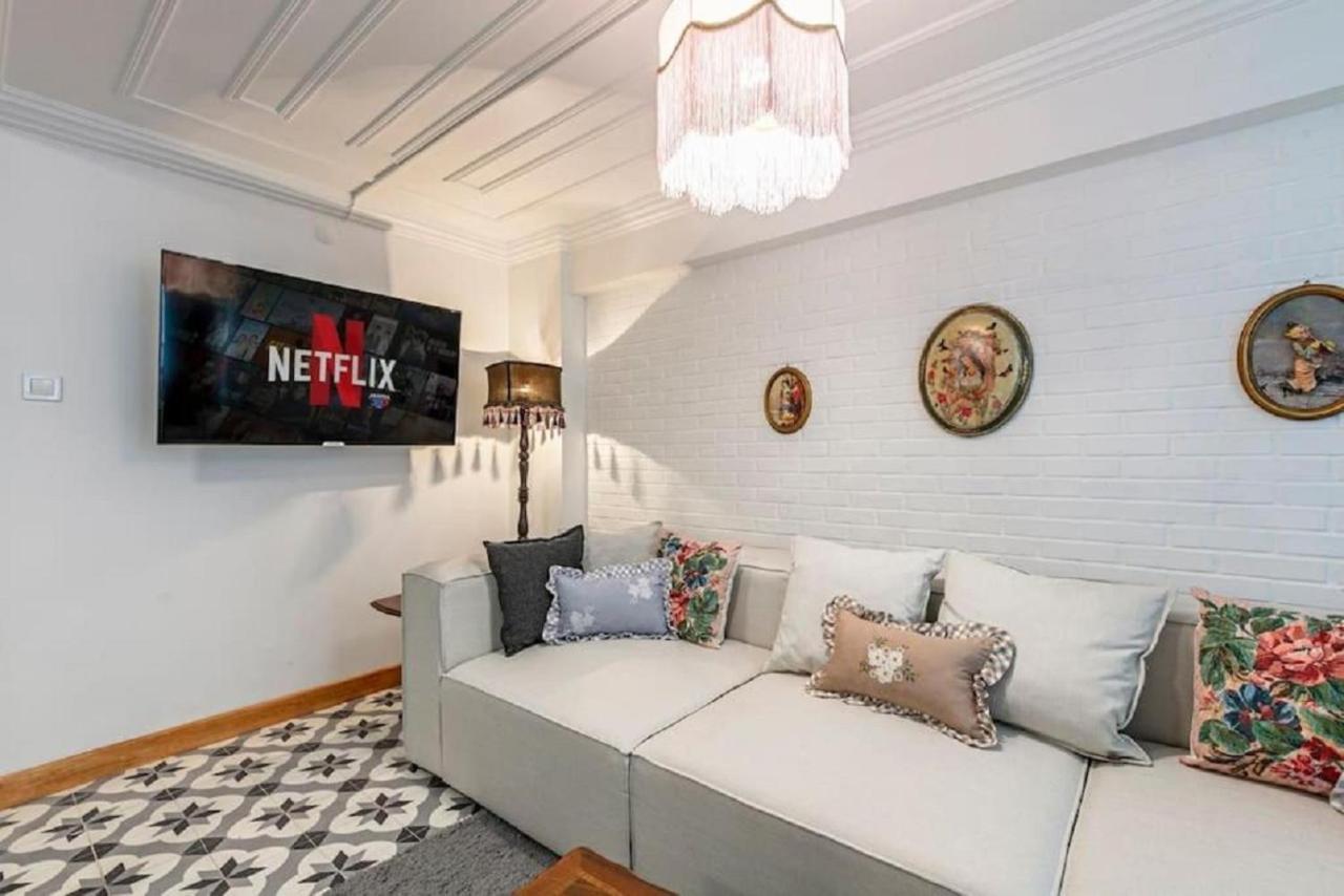 Historical 4-Br Home Steps From Besiktas Stadium & Bosphorus Views - Prime Nisantasi Location! Istanbul Exterior photo