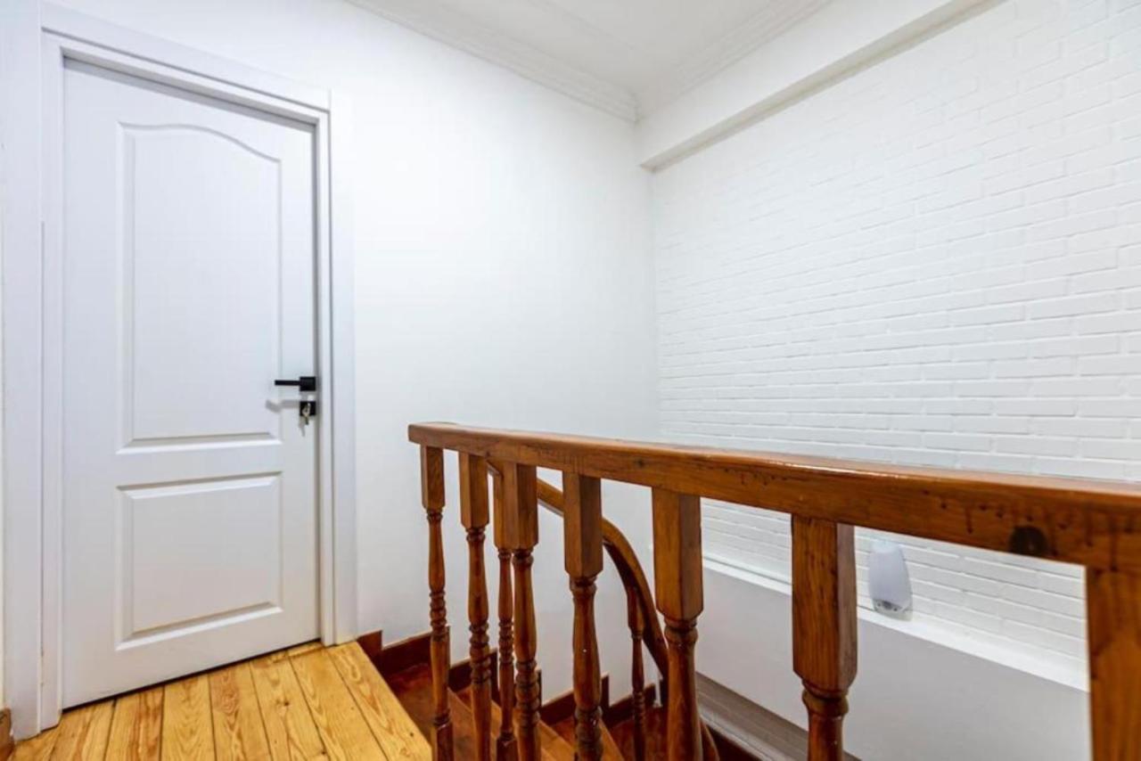 Historical 4-Br Home Steps From Besiktas Stadium & Bosphorus Views - Prime Nisantasi Location! Istanbul Exterior photo