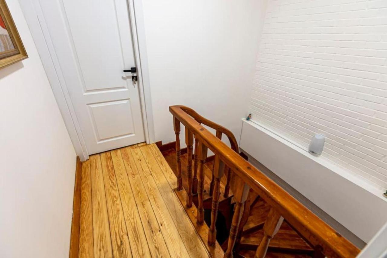 Historical 4-Br Home Steps From Besiktas Stadium & Bosphorus Views - Prime Nisantasi Location! Istanbul Exterior photo